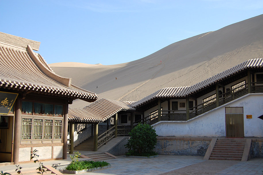 Crescent Lake Desert Oasis Dunhuang China 2b