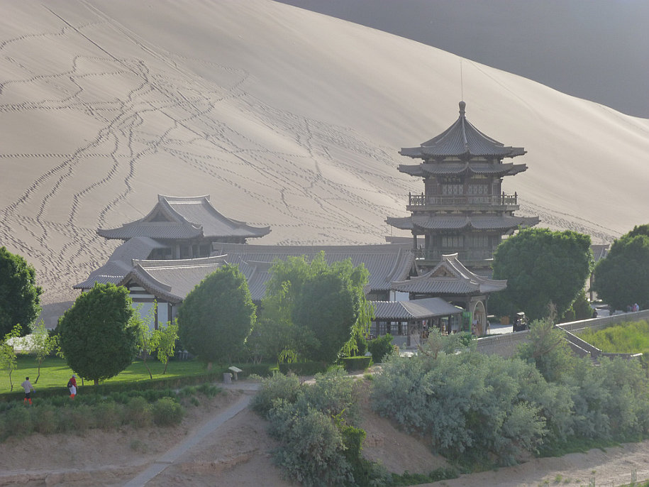 Crescent Lake Desert Oasis Dunhuang China 5b