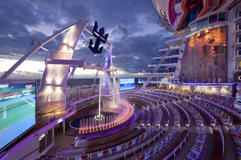 aquatheater kapal pesiar terbesar di dunia allure of the seas