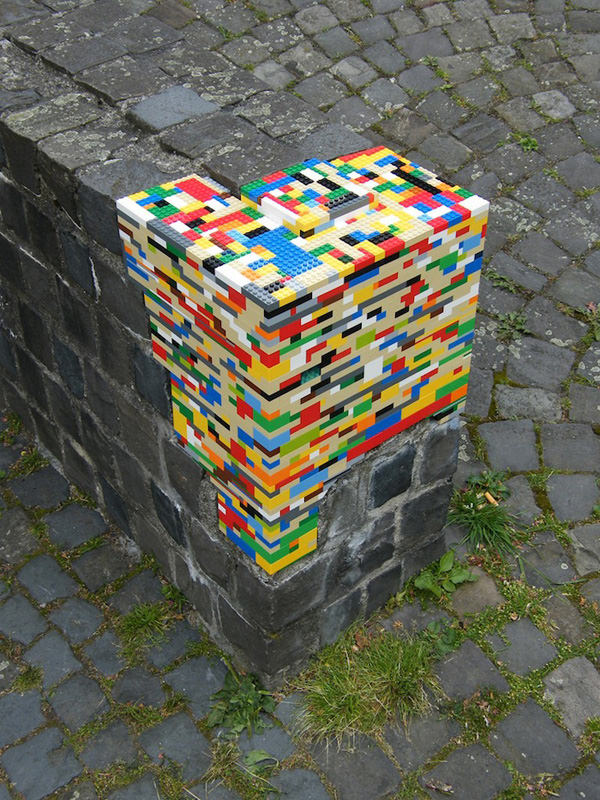 seni jalanan lego street art 2