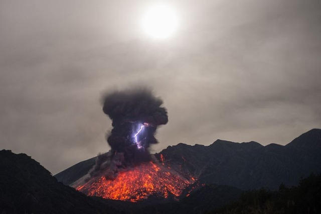 Martin Rietze Volcanic Thunder 01