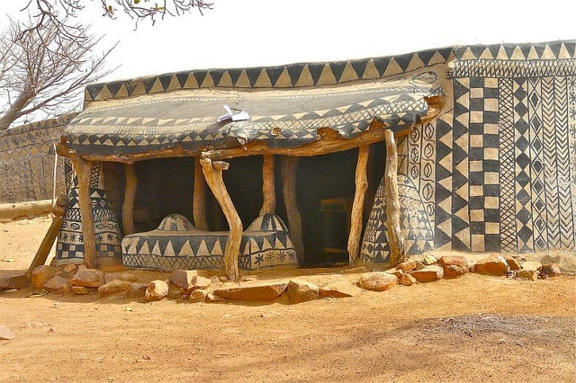 Tiebele House 09