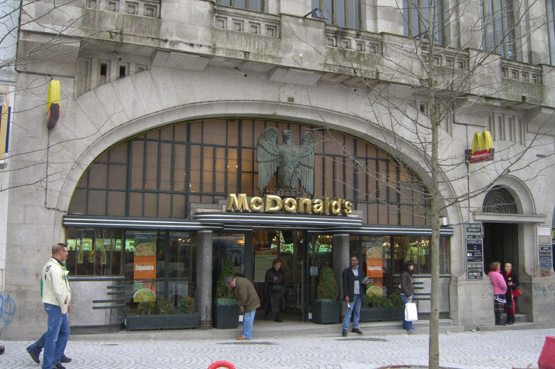 09_McDonalds-in-Porto-Portugal