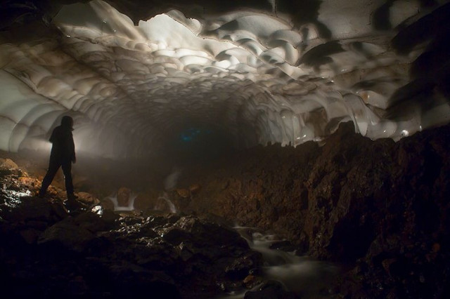 Kamchatka Ice Tunnel 06