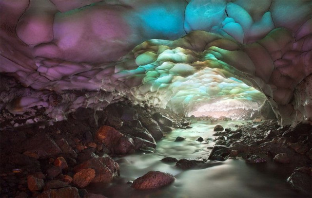 Kamchatka Ice Tunnel 13